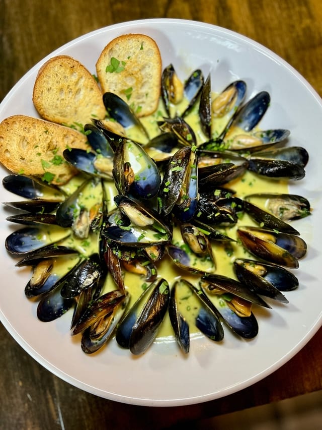 Steamed Mussels.